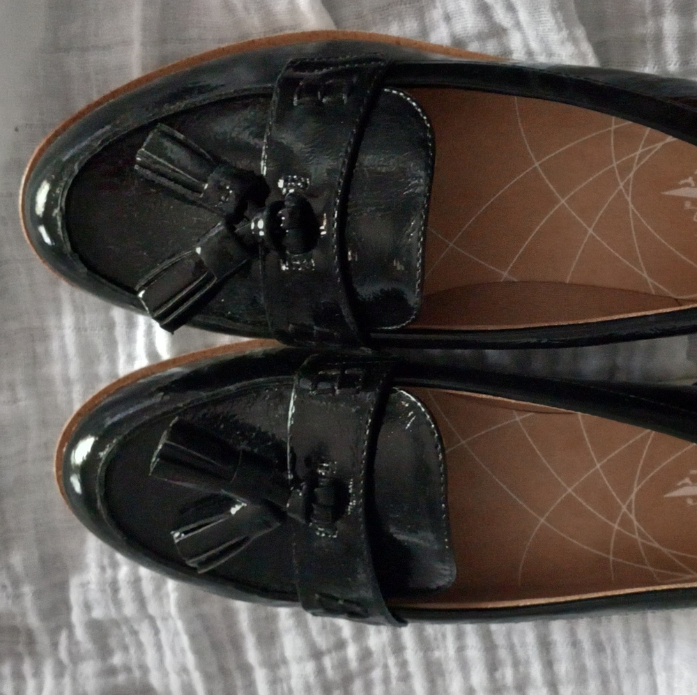 Women's shoes